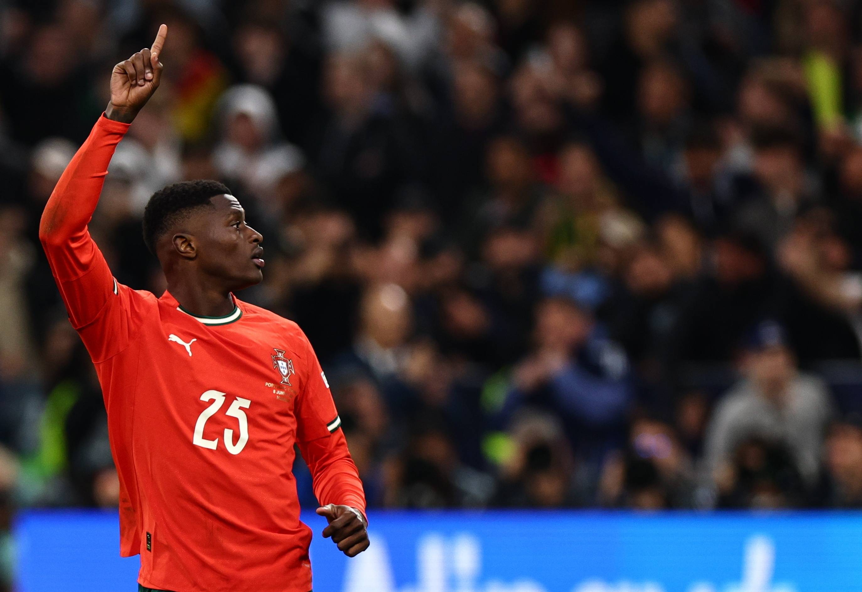 出色发挥引发热议!,萨拉赫在澳大利亚队比赛中大比分获胜全场沸腾不已的简单介绍 出色发挥引发热议!,萨拉赫在澳大利亚队比赛中大比分获胜全场沸腾不已的简单介绍