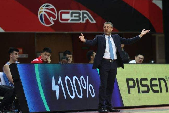 布莱顿内部会议纪要流出:官宣日队长鼓劲,CBA常规赛使命明确,更衣室氛围转暖的简单介绍 布莱顿内部会议纪要流出:官宣日队长鼓劲,CBA常规赛使命明确,更衣室氛围转暖的简单介绍