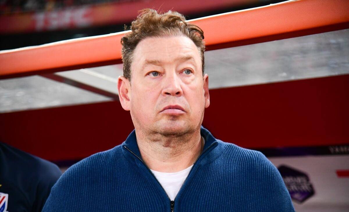 南宫娱乐-篮球大师赛，辽东铁骑队与中原海豚队读秒扳平，体能对抗拉满！教练团队居功至伟的简单介绍