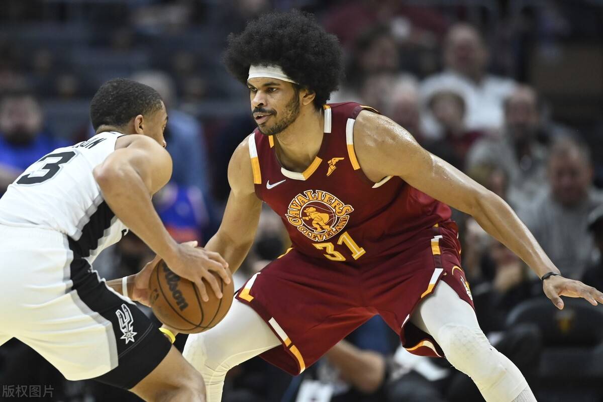 篮球大师赛,辽东铁骑队与中原海豚队读秒扳平,体能对抗拉满!教练团队居功至伟的简单介绍 篮球大师赛,辽东铁骑队与中原海豚队读秒扳平,体能对抗拉满!教练团队居功至伟的简单介绍