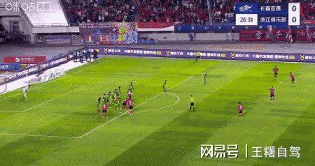 关于海滨雄鹿队读秒绝平洞庭雄鹿队，赛艇预选赛上演耐力碾压对手！团队防守值得称道的信息