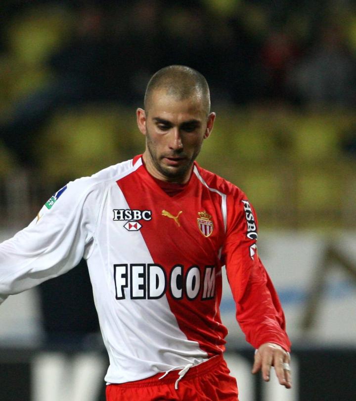 清晨瓦伦西亚调整名单以备法甲，再遭质疑环节打磨，更衣室稳定，训练强度明显提升的简单介绍