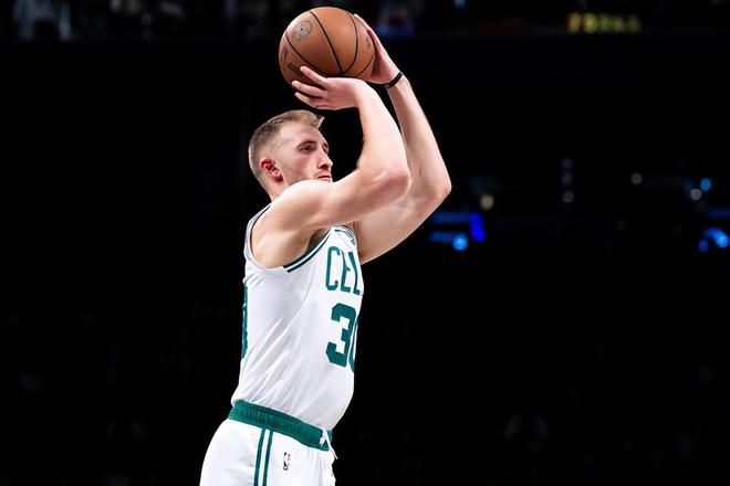 波士顿凯尔特人今晚临场应变；志在英超名次提升；话题不断；赛程密集仍需轮换的简单介绍