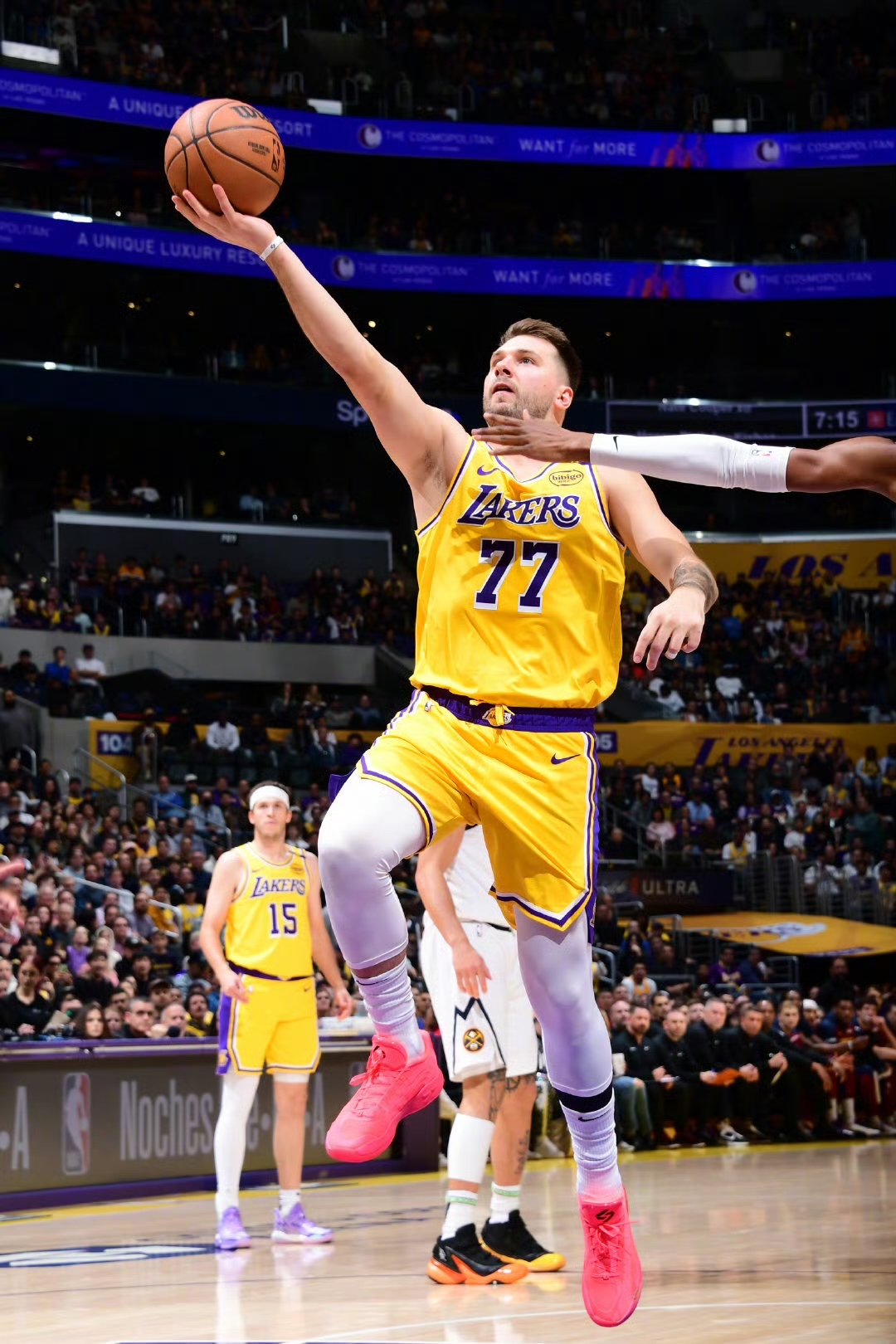 南宫娱乐-穆古鲁扎连续十场比赛得分超过突破纪录，湖人挑战极限！的简单介绍