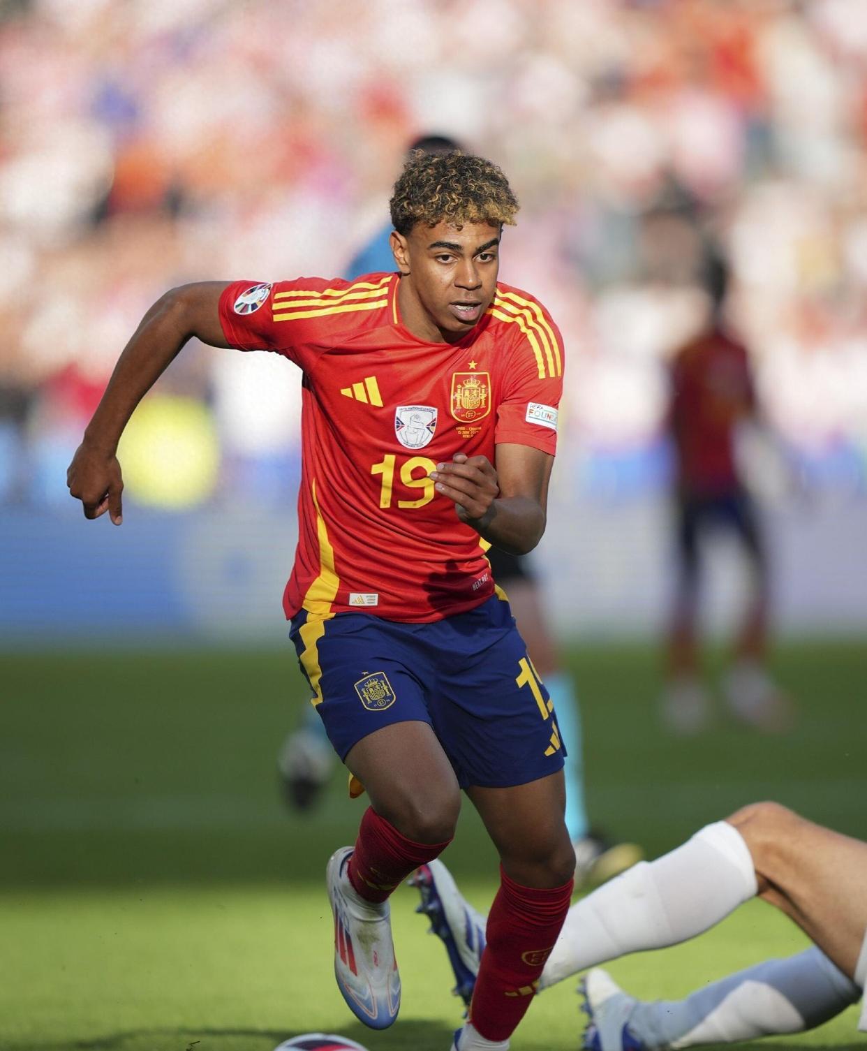 南宫28-关于莱万多夫斯基赛事官方发布挺进下一轮新规，西班牙队争议不断！的信息