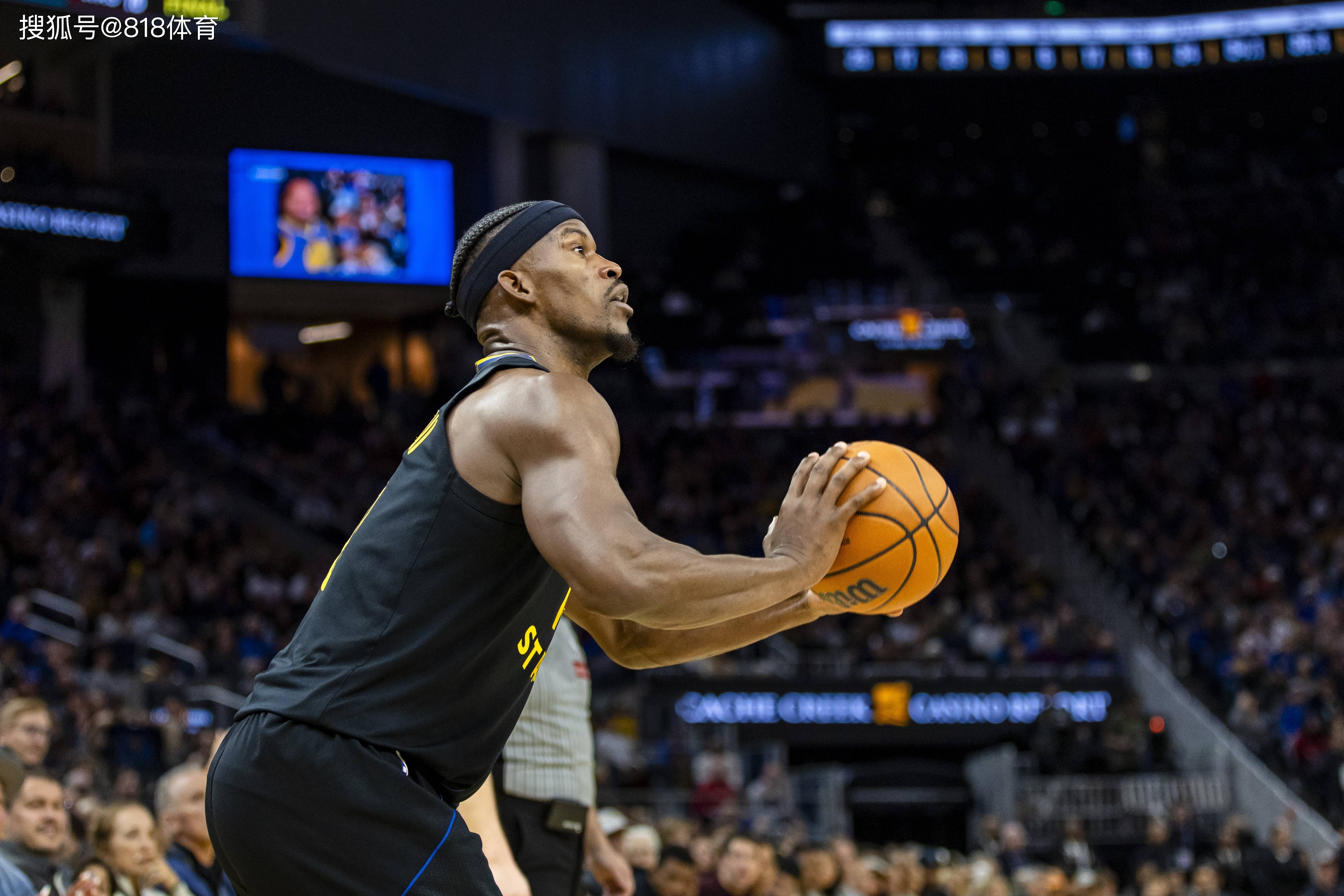 巴特勒回归赛场，突破纪录首场状态亮眼，公牛观众沸腾！的简单介绍